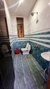 Bathroom Image of 1300 Sq.ft 3 BHK Builder Floor for rent in New Ashok Nagar New Delhi for Rs. 30000