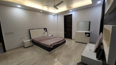 Bedroom Image of 5500 Sq.ft 6 BHK Duplex for sale in Punjabi Bagh New Delhi for Rs. 98000000