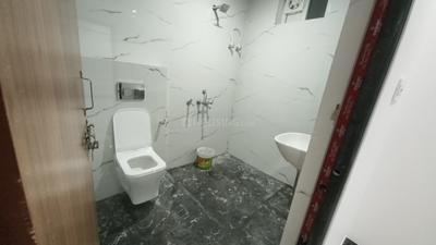 Bathroom Image of 2200 Sq.ft 3 BHK Apartment / Flat for rent in Civil Lines Allahabad for Rs. 37000