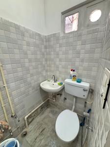 Bathroom Image of 900 Sq.ft 1.5 BHK Builder Floor for rent in Bhai Randhir Singh Nagar Ludhiana for Rs. 15000