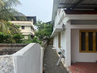Balcony Image of 2600 Sq.ft 6 BHK Independent House for sale in Kadavanthra Kochi for Rs. 18750000