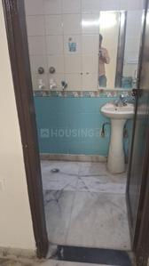 Bathroom Image of 550 Sq.ft 1 BHK Apartment / Flat for rent in Vaishali Ghaziabad for Rs. 16000