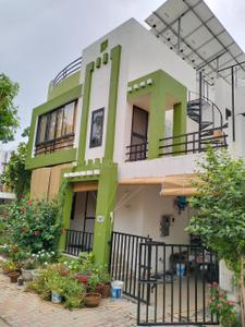 Image of 1200 Sq.ft 3 BHK Duplex for rent in Narayan Gardens, New Alkapuri, Vadodara for Rs. 50000