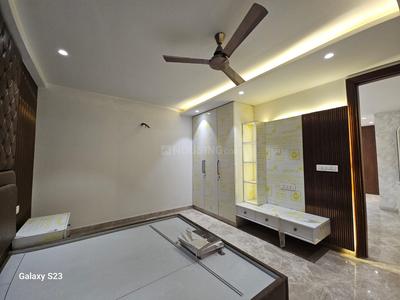 Bedroom Image of 2800 Sq.ft 4 BHK Builder Floor for sale in Mansarover Garden New Delhi for Rs. 50000000