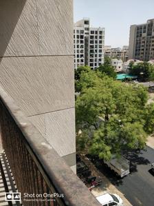 Balcony Image of 2133 Sq.ft 3 BHK Apartment / Flat for sale in Ratnaakar Halcyon, Satellite Ahmedabad for Rs. 21000000