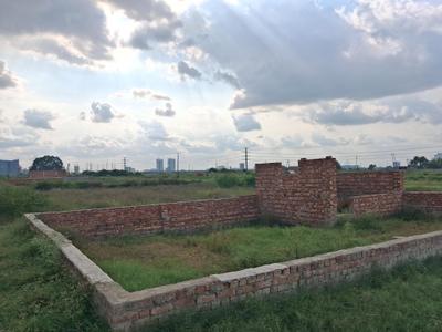 Image of 900 Sq.ft Residential Plot / Land for sale in Knowledge Park 3, Greater Noida for Rs. 4000000