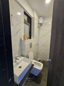 Bathroom Image of 550 Sq.ft 1 BHK Apartment / Flat for rent in Ruparel Skygreens I, Kandivali West Mumbai for Rs. 35000