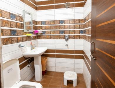 Bathroom Image of 1100 Sq.ft 2 BHK Apartment / Flat for sale in DS Sigma 2, Lohgarh Zirakpur for Rs. 4600000