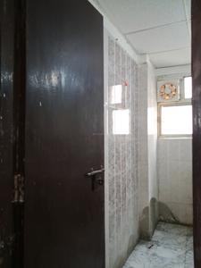 Common Bathroom Image of 1700 Sq.ft 3.5 BHK Apartment / Flat for sale in Gardenia Gateway, Sector 75 Noida for Rs. 11500000