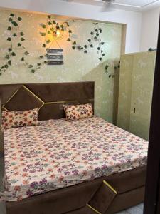 Bedroom Image of 900 Sq.ft 1 BHK Apartment / Flat for rent in Green Apartment, Mehrauli New Delhi for Rs. 18000
