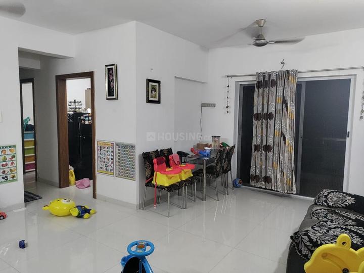 Vaishal Apartment Swalambi Nagar Main Image 1