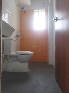 Common Bathroom Image of 1092 Sq.ft 3 BHK Apartment / Flat for sale in Srijan Green Field City Classic Premium, Maheshtala Kolkata for Rs. 5200000