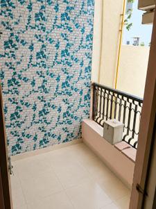 Balcony Image of 950 Sq.ft 1 BHK Apartment / Flat for rent in Maninagar Ahmedabad for Rs. 13000