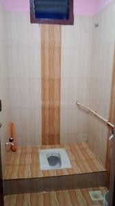 Bathroom Image of 600 Sq.ft 2 BHK Apartment / Flat for rent in Pallikaranai Chennai for Rs. 15000