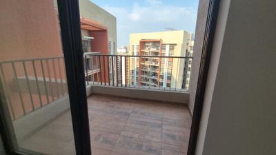 Image of 1015 Sq.ft 2 BHK Apartment / Flat for rent in Shapoorji Pallonji Joyville Sensorium, Maan, Pune for Rs. 25000