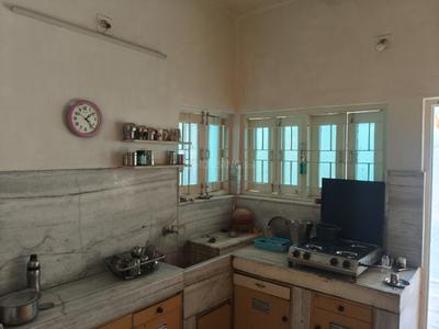 Kitchen Image of 4500 Sq.ft 4 BHK Villa for sale in Vasna Ahmedabad for Rs. 37100000