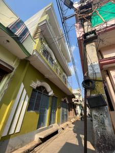 Image of 1200 Sq.ft 4 BHK Apartment / Flat for rent in Karim Ganj, Lucknow for Rs. 10000