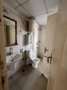 Bathroom Image of 1210 Sq.ft 3 BHK Apartment / Flat for sale in Amrapali Silicon City, Sector 76 Noida for Rs. 15000000