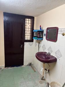 Bathroom Image of 1300 Sq.ft 2 BHK Builder Floor for rent in Vengikkal Tiruvannamalai for Rs. 15000