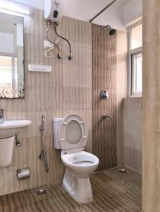 Bathroom Image of 2400 Sq.ft 4.5 BHK Apartment / Flat for sale in Tulip Ivory, Sector 70 Gurgaon for Rs. 30000000