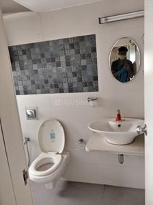 Bathroom Image of 950 Sq.ft 2 BHK Apartment / Flat for rent in Tardeo Mumbai for Rs. 120000