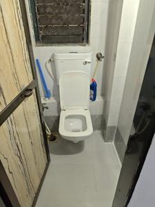 Bathroom Image of 550 Sq.ft 1 BHK Apartment / Flat for sale in Sai Chitra Apartment, Kandivali West Mumbai for Rs. 10000000