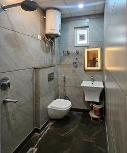 Bathroom Image of 1550 Sq.ft 3 BHK Builder Floor for sale in Vaishali Ghaziabad for Rs. 18200000