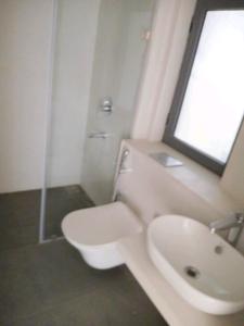 Common Bathroom Image of 950 Sq.ft 2 BHK Apartment / Flat for sale in Lodha New Cuffe Parade Estrella, Sion Mumbai for Rs. 25000000