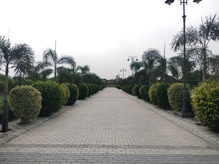Mansha Oaks Main Image 1