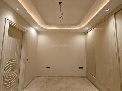 Bedroom Image of 2304 Sq.ft 4 BHK Builder Floor for sale in Model Town New Delhi for Rs. 55000000