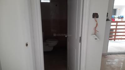 Bathroom Image of 710 Sq.ft 1 BHK Apartment / Flat for sale in Sri Sri Aero City, Bongloor Hyderabad for Rs. 2999999