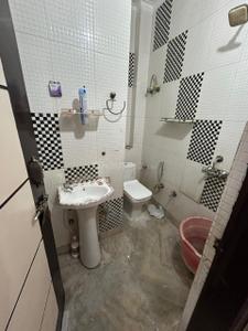 Bathroom Image of 800 Sq.ft 3 BHK Independent House for rent in Uttam Nagar New Delhi for Rs. 15000