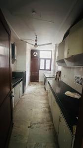Kitchen Image of 2500 Sq.ft 4 BHK Builder Floor for rent in DLF Phase 2 Gurgaon for Rs. 70000