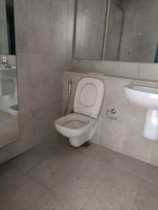 Bedroom Three Image of 2850 Sq.ft 3.5 BHK Apartment / Flat for sale in Panchshil Towers, Kharadi Pune for Rs. 45550000