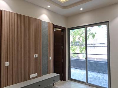 Bedroom Image of 1800 Sq.ft 3 BHK Builder Floor for sale in Paschim Vihar New Delhi for Rs. 35000000