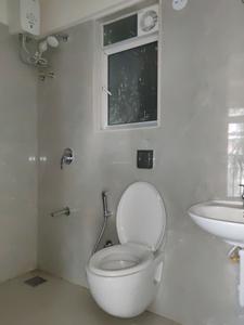 Common Bathroom Image of 500 Sq.ft 1 BHK Apartment / Flat for rent in Swastik Platinum, Vikhroli East Mumbai for Rs. 40000
