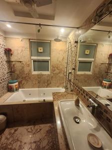 Bathroom Image of 2600 Sq.ft 3 BHK Builder Floor for sale in Panchsheel Enclave New Delhi for Rs. 70000000