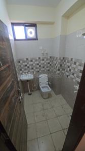 Bathroom Image of 372 Sq.ft 1 RK Apartment / Flat for rent in Sector 72 Noida for Rs. 12499