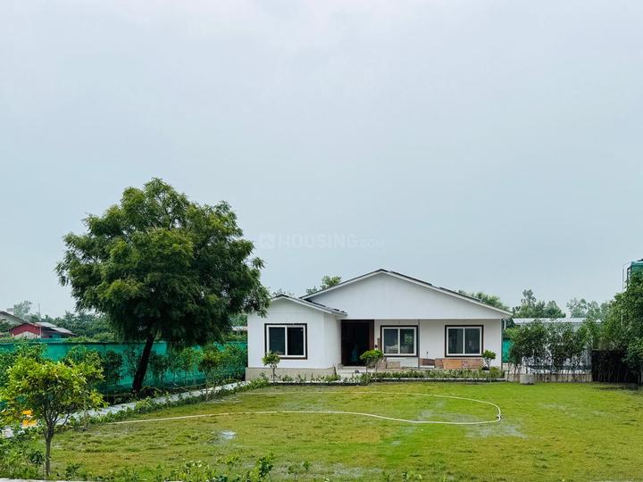 green beauty farm house Main Image 1