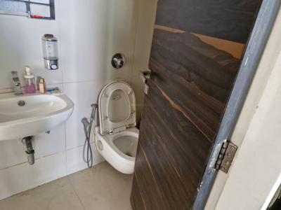 Bathroom Image of 450 Sq.ft 1 BHK Apartment / Flat for sale in Gurukrupa Marina Enclave, Malad West Mumbai for Rs. 12000000