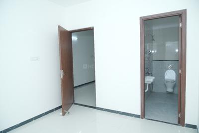 Bedroom Image of 954 Sq.ft 2 BHK Apartment / Flat for rent in MP Golden Heights, Kovur Chennai for Rs. 25000
