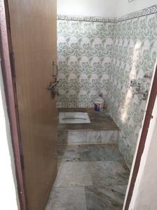 Bathroom Image of 980 Sq.ft 2 BHK Builder Floor for rent in Shanti Vihar Bareilly for Rs. 7500