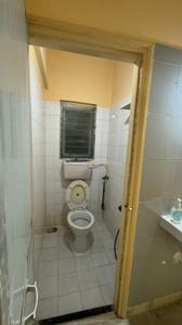 Bathroom Image of 575 Sq.ft 1 BHK Apartment / Flat for rent in Aarti Awashkar Complex, Kandivali West Mumbai for Rs. 29000