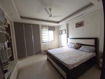 Bedroom Image of 4000 Sq.ft 4.5 BHK Builder Floor for sale in Rajouri Garden New Delhi for Rs. 80000000