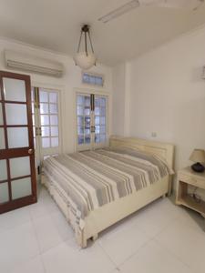 Bedroom Image of 1100 Sq.ft 1 BHK Builder Floor for rent in Hauz Khas New Delhi for Rs. 50000