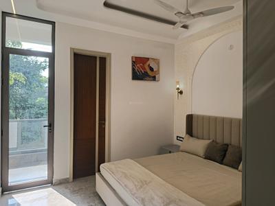 Bedroom Image of 1650 Sq.ft 3 BHK Builder Floor for sale in Kaushambi Ghaziabad for Rs. 17000000