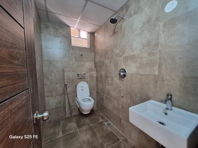 Bathroom Image of 1620 Sq.ft 3 BHK Apartment / Flat for rent in Argora Ranchi for Rs. 26000
