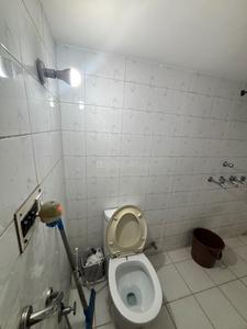 Bathroom Image of 1350 Sq.ft 2 BHK Builder Floor for rent in Bhai Randhir Singh Nagar Ludhiana for Rs. 25000