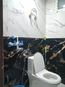 Common Bathroom Image of 650 Sq.ft 1 BHK Apartment / Flat for sale in Aashi Modern Apartment 2, Sector 73 Noida for Rs. 2800000