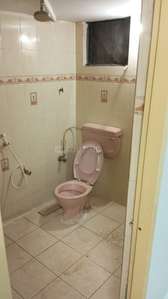 Bathroom Image of 600 Sq.ft 1 BHK Independent House for rent in Indira Nagar Bangalore for Rs. 17000